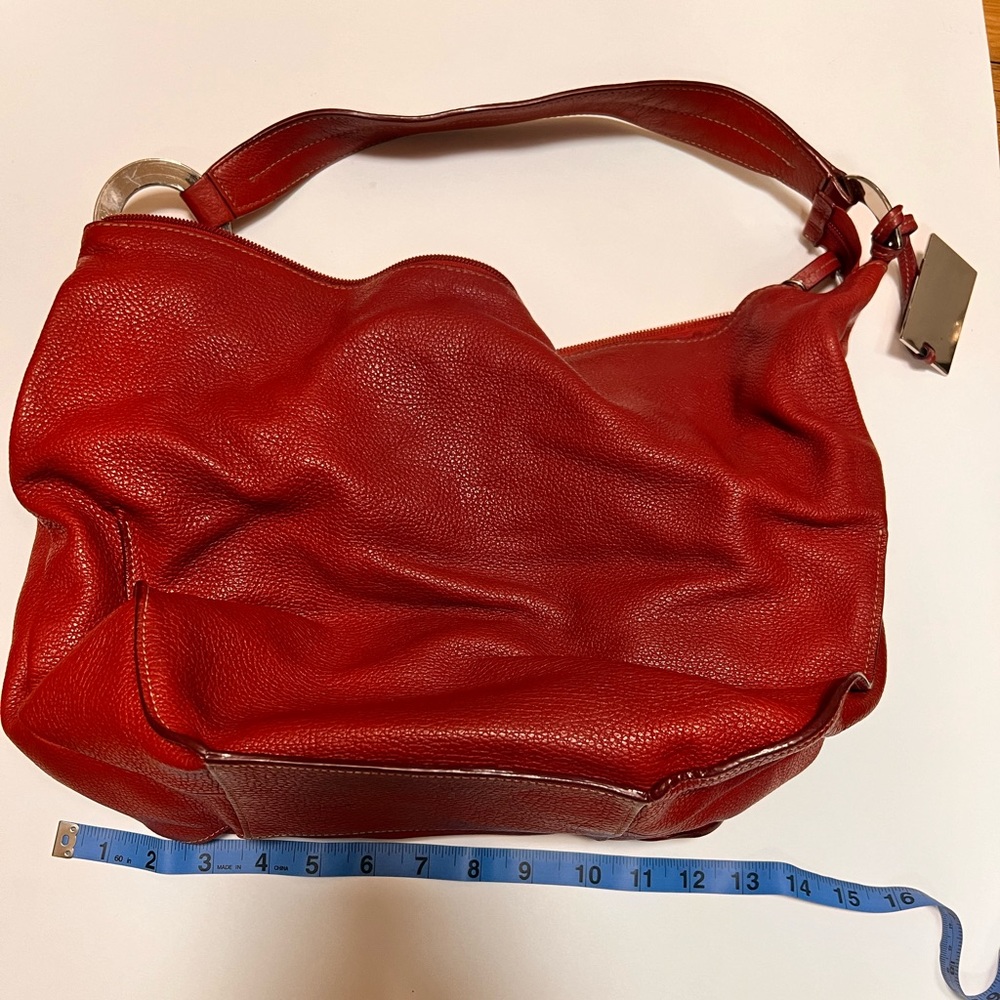 Vintage FURLA Red Pebble Leather. In great condition. Large with silver hardware - Picture 8 of 15